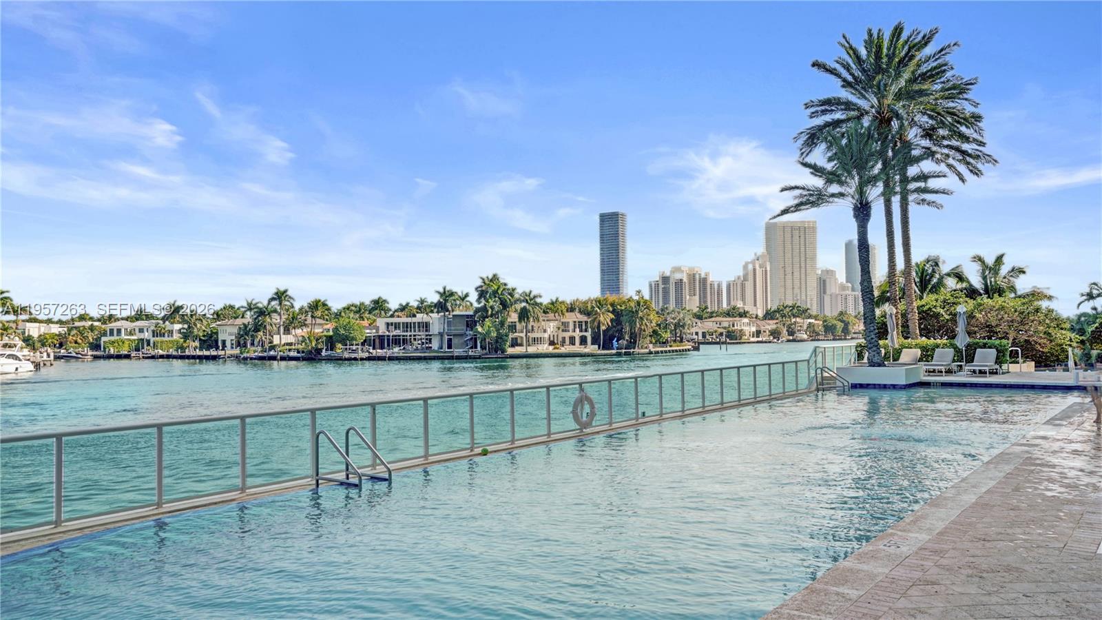 HAMPTONS SOUTH CONDO - Residential