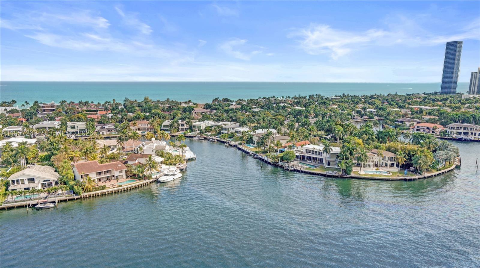 HAMPTONS SOUTH CONDO - Residential