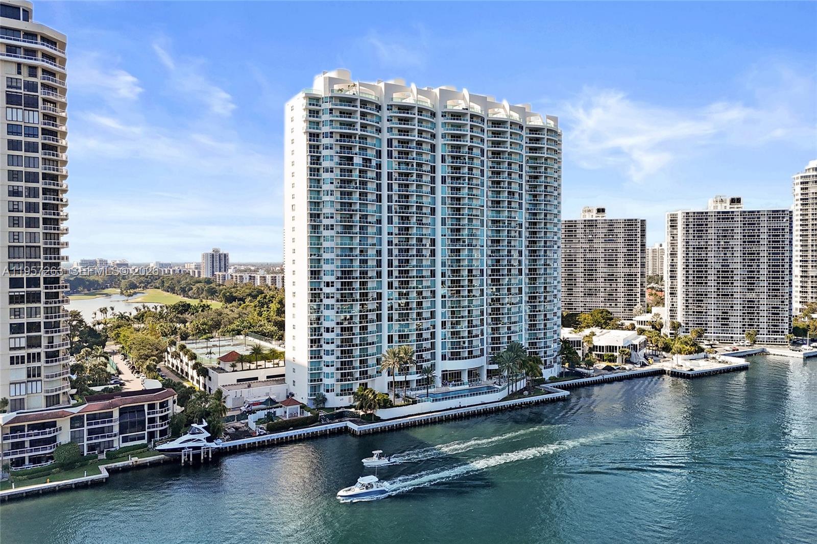 HAMPTONS SOUTH CONDO - Residential