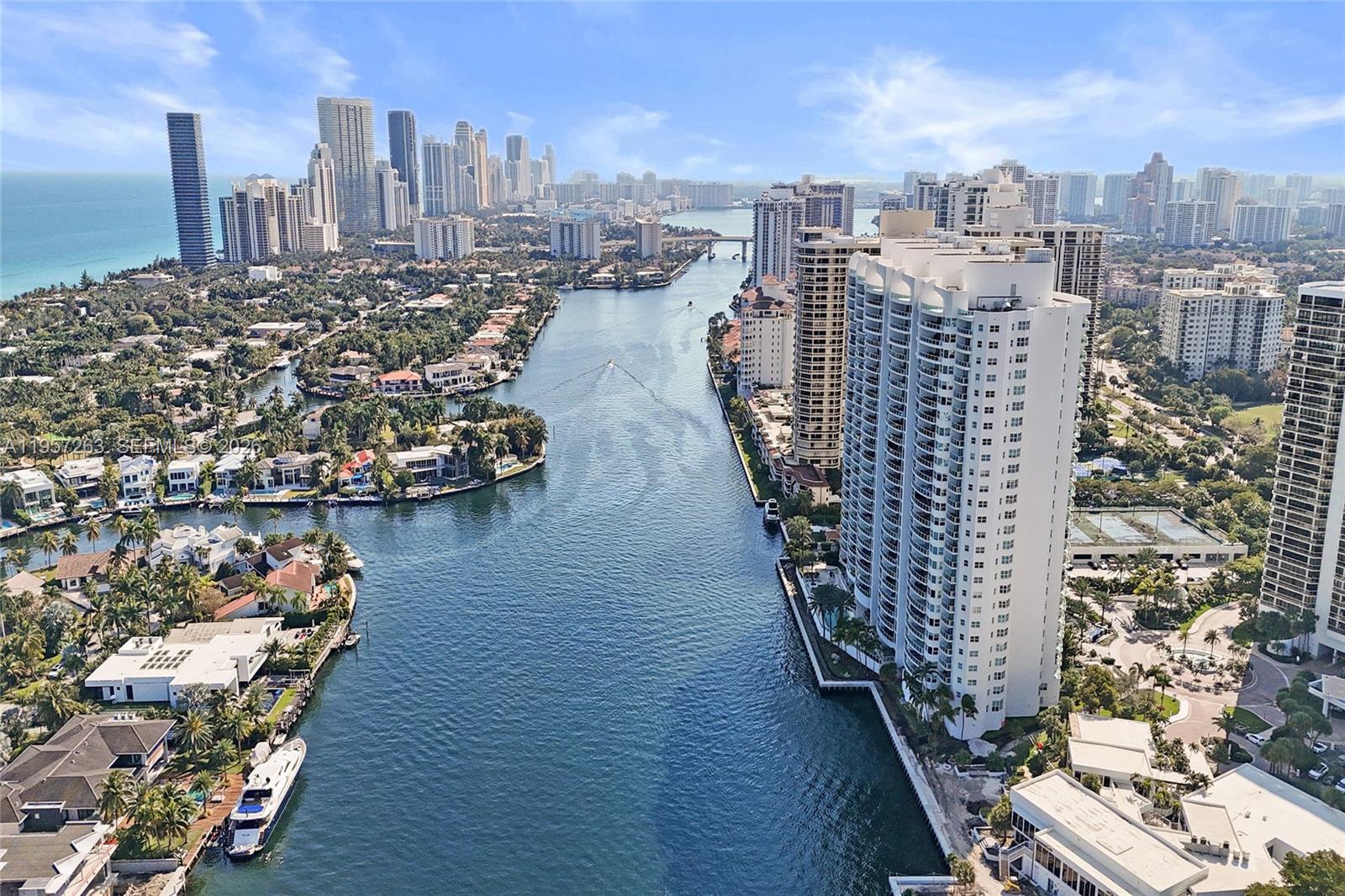 HAMPTONS SOUTH CONDO - Residential