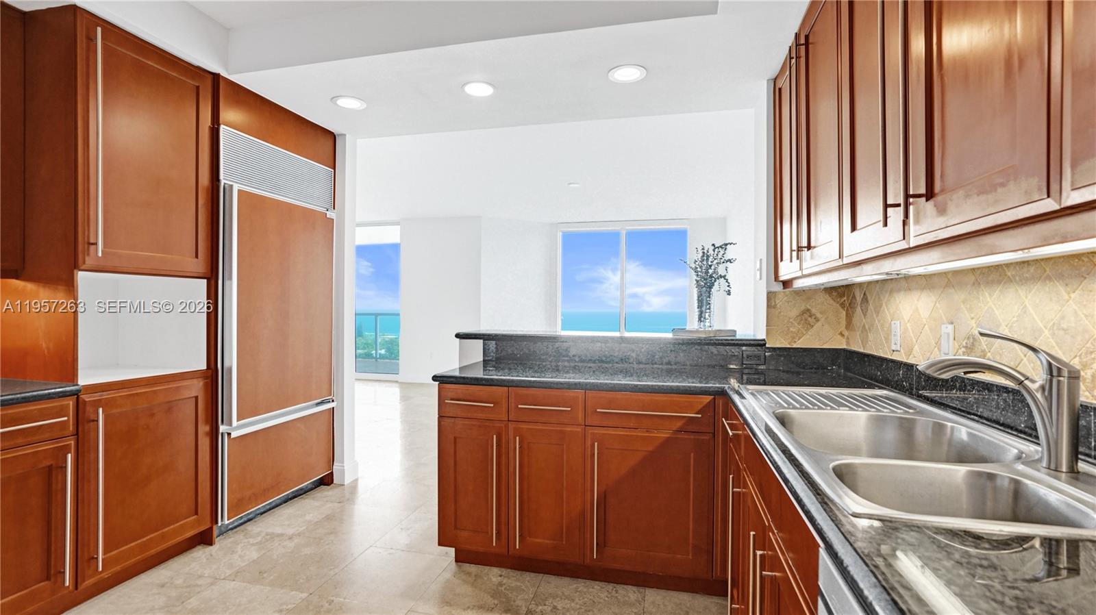 HAMPTONS SOUTH CONDO - Residential