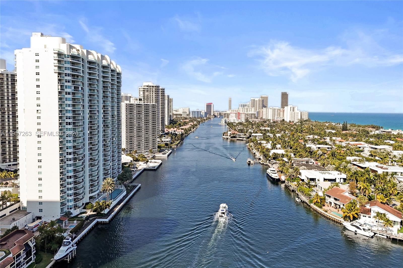 HAMPTONS SOUTH CONDO - Residential