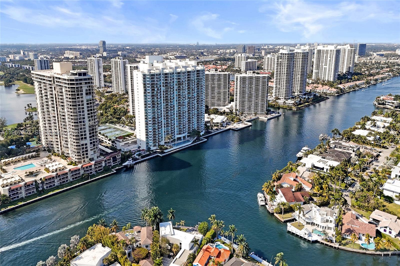 HAMPTONS SOUTH CONDO - Residential