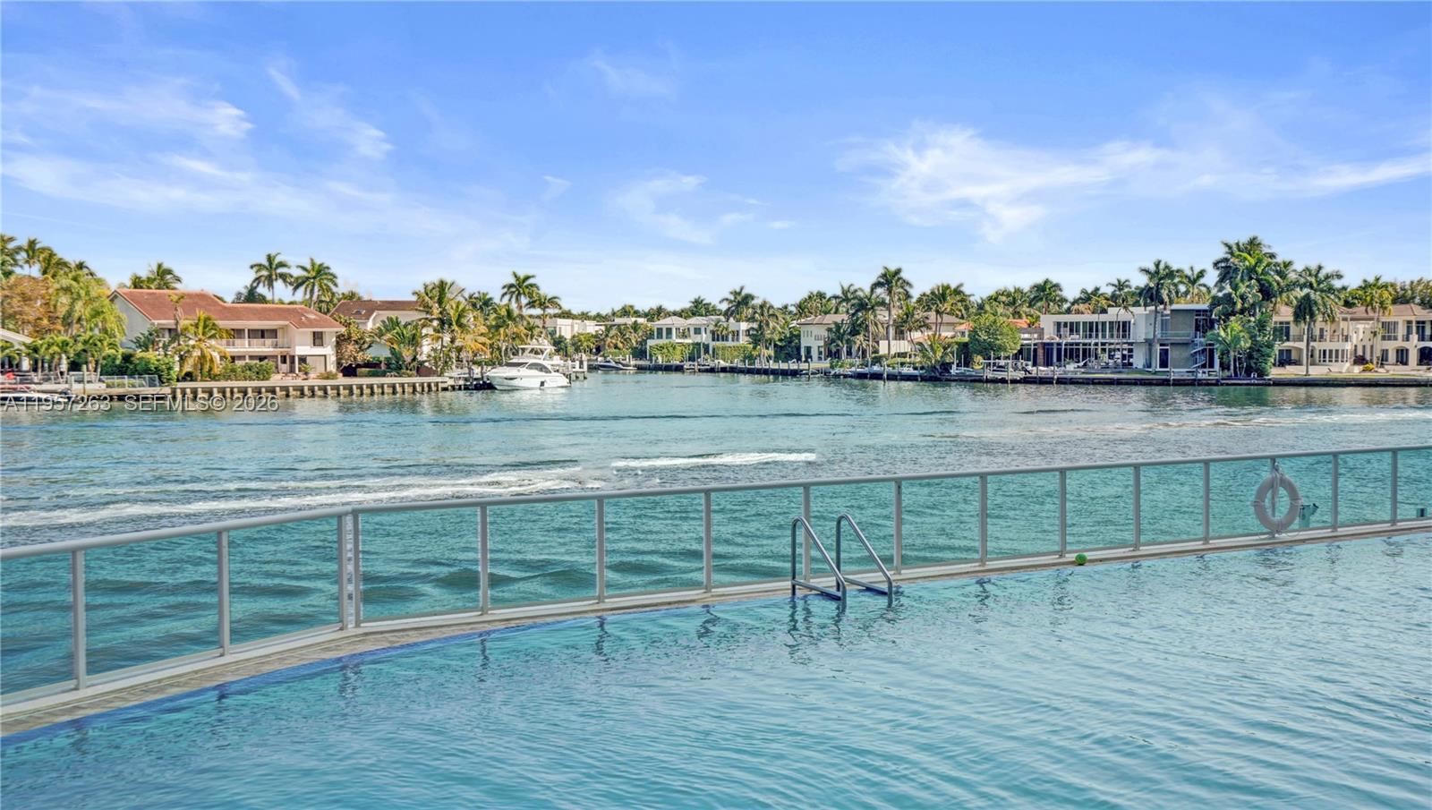 HAMPTONS SOUTH CONDO - Residential