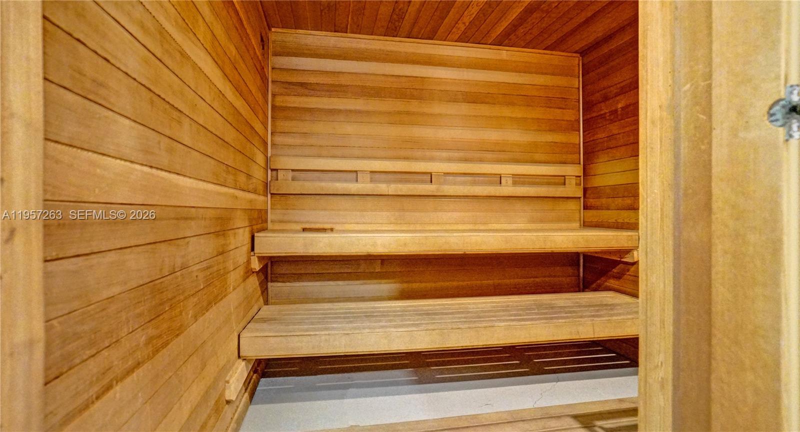 HAMPTONS SOUTH CONDO - Residential