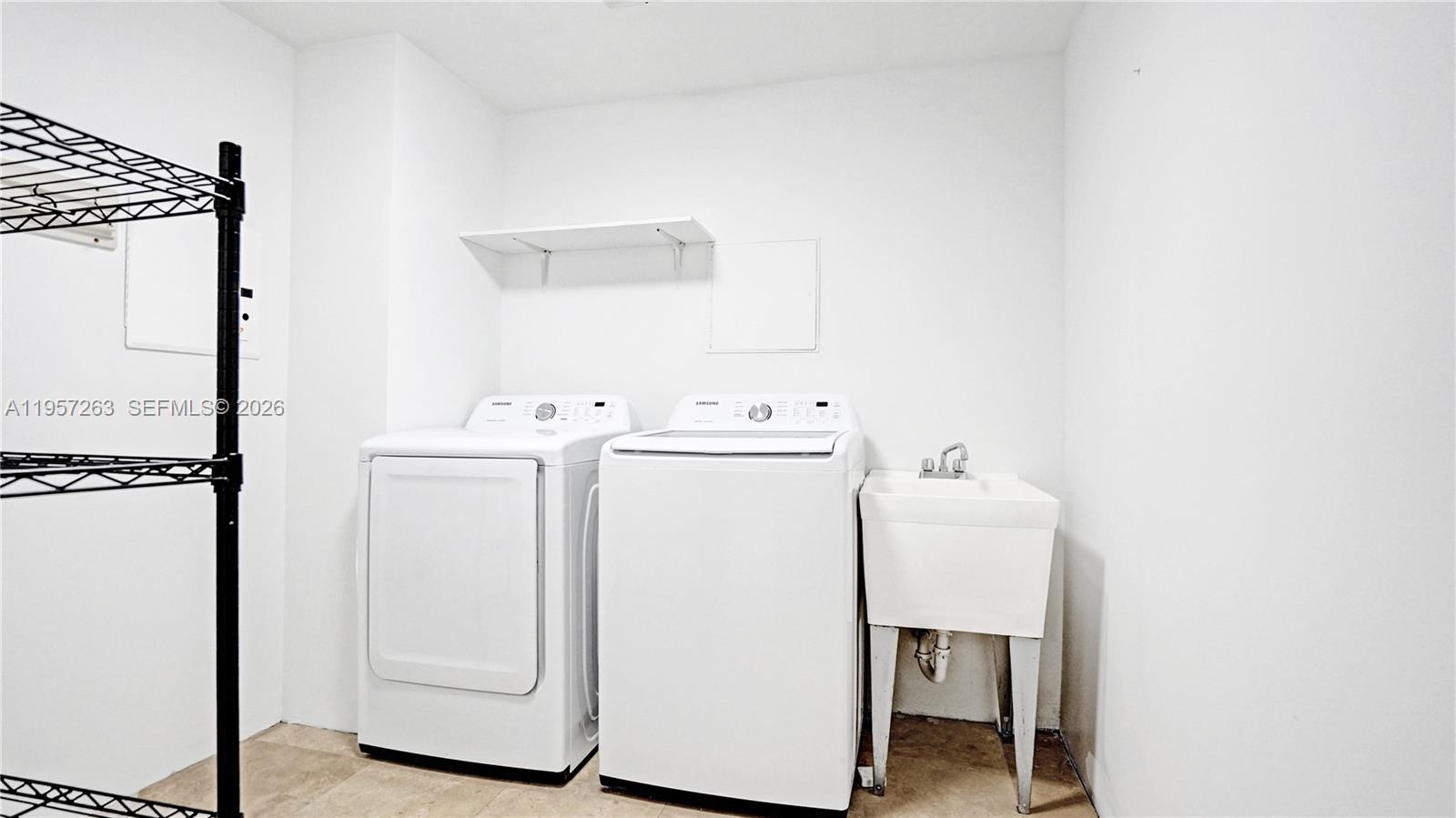 HAMPTONS SOUTH CONDO - Residential