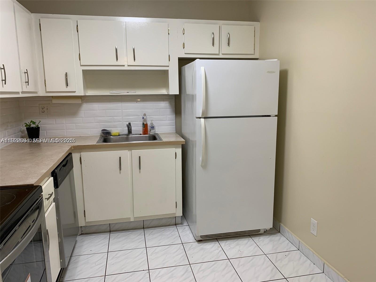 OLYMPUS CONDO PHASE - Residential