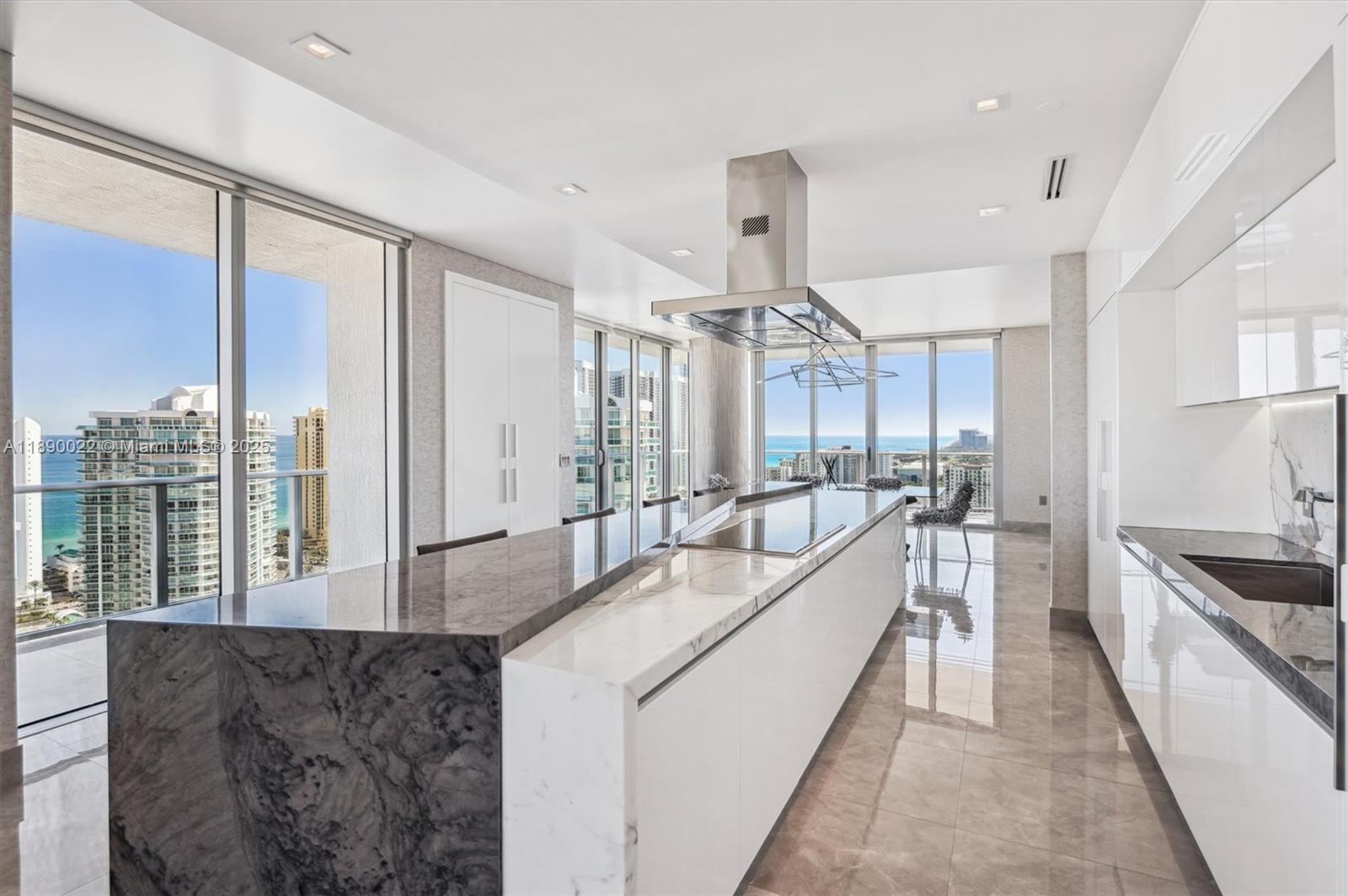 PARQUE TOWERS CONDO - Residential Lease