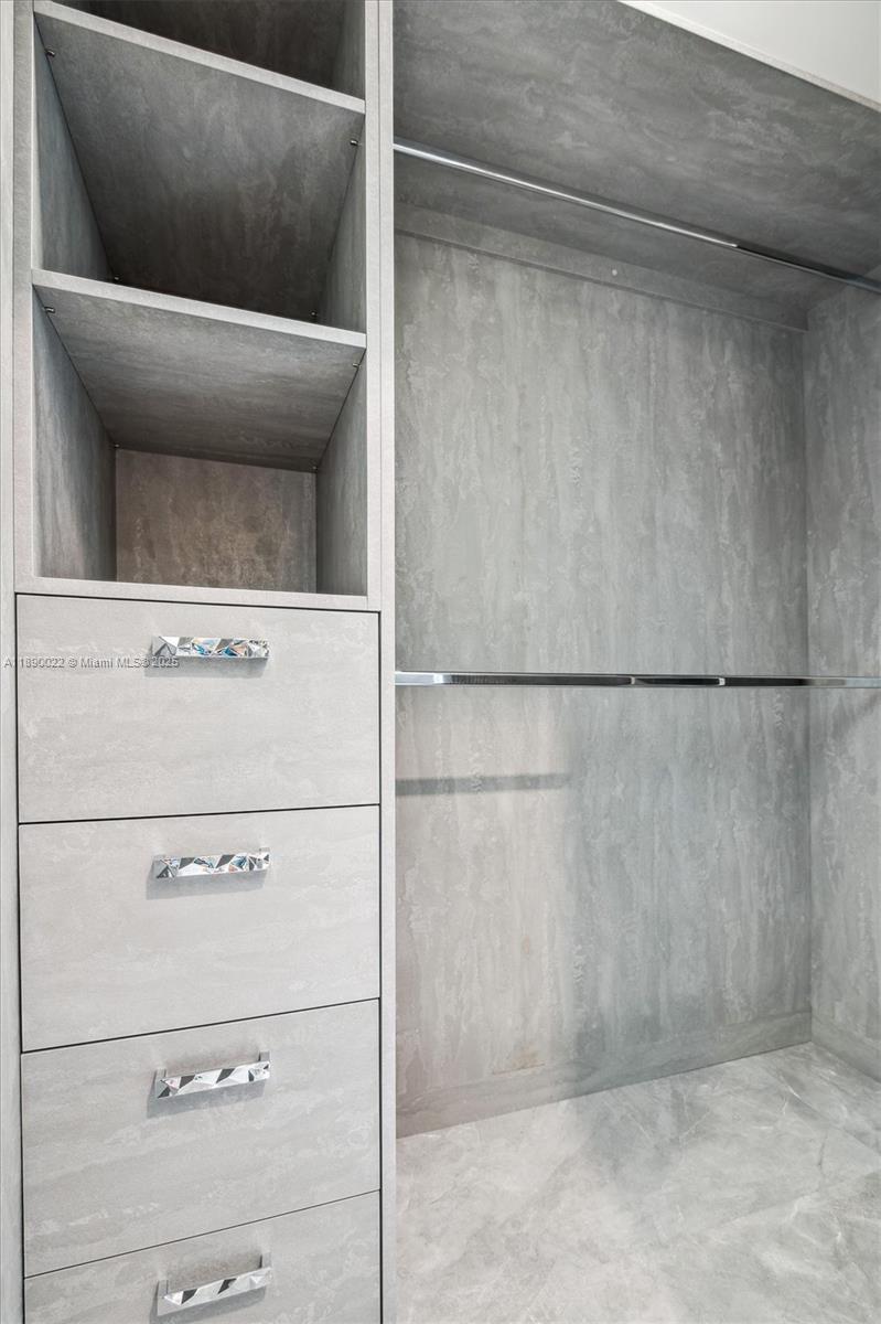 PARQUE TOWERS CONDO - Residential Lease