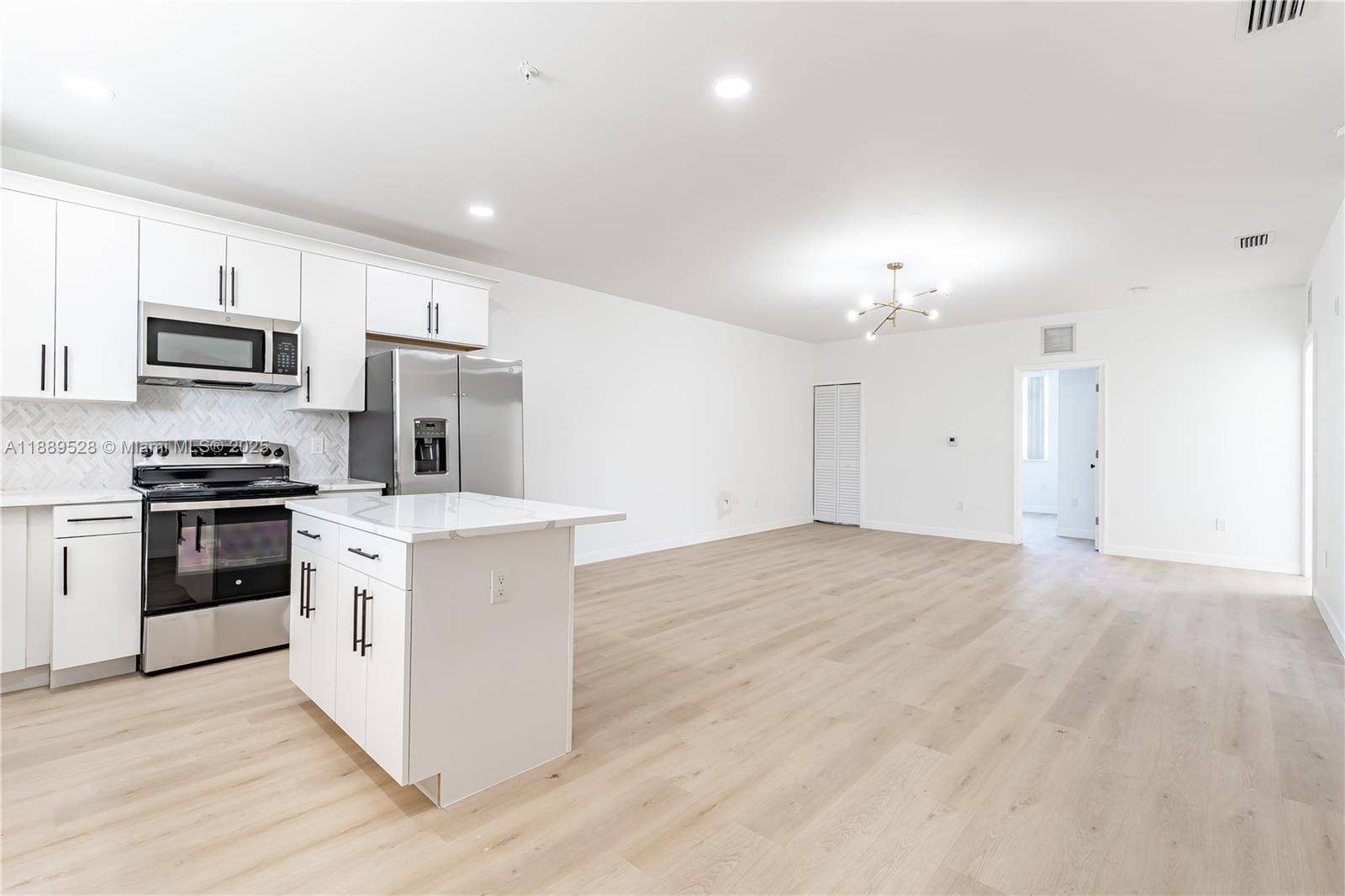 MIAMI GARDENS ESTATES SEC - Residential Lease