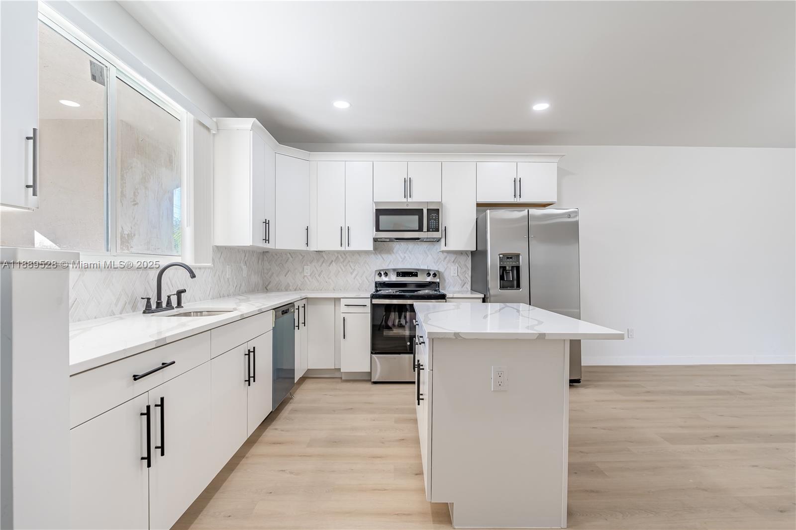 MIAMI GARDENS ESTATES SEC - Residential Lease
