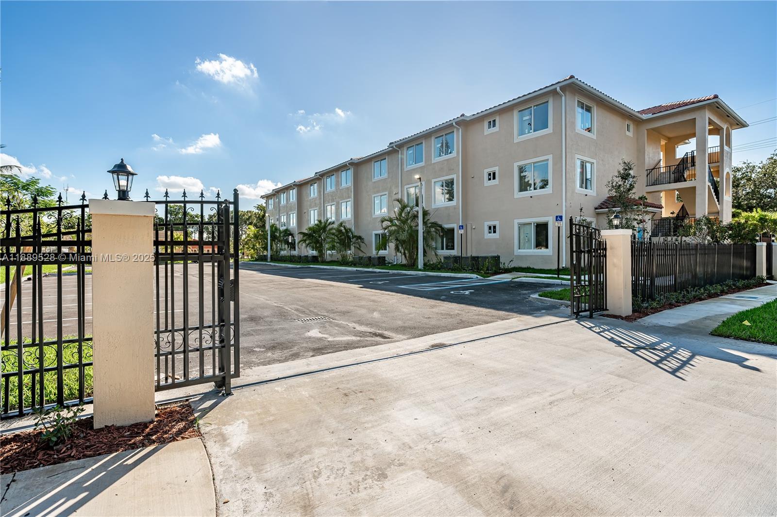 MIAMI GARDENS ESTATES SEC - Residential Lease