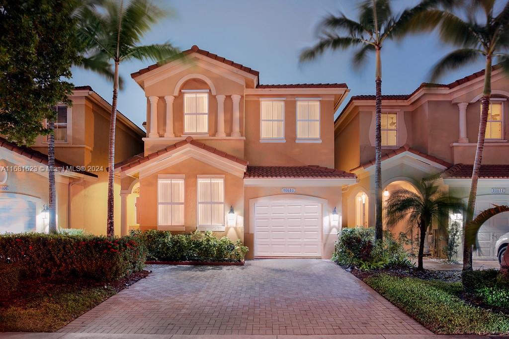 Rental Property at 10810 Nw 84th Ln, Doral, Miami-Dade County, Florida - Bedrooms: 4 
Bathrooms: 4  - $3,950 MO.