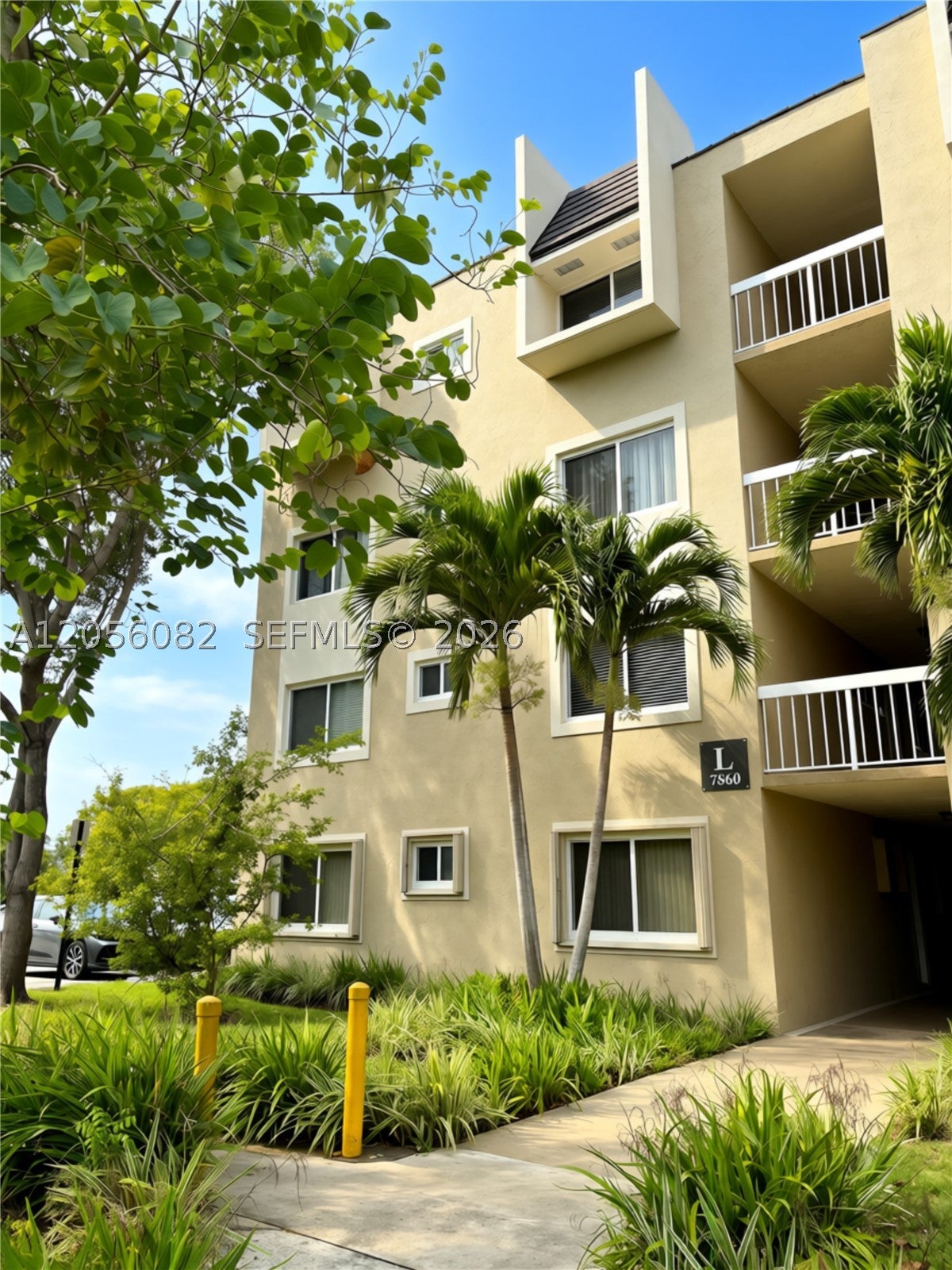 7860 Camino Real