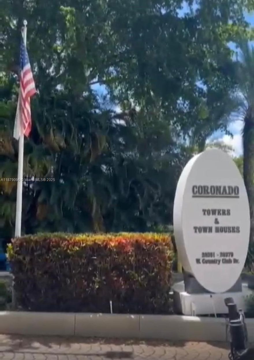 Great view one-bedroom, one and half bathrooms.  The apartment is in mint condition.  
Lobby area was recently remodeled.  HOA covers for the water, internet  and cable utilities.
Close to Aventura Mall and restaurants.
It is located in the heart of the city of Aventura.