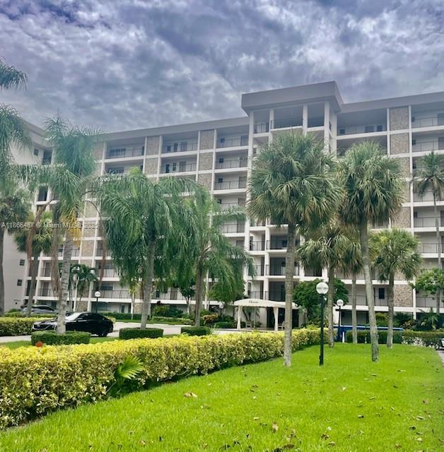 Beautiful apartment at Palm Aire, 900 SF, very spacious 1 bed / 1.5 bath offering comfort.
It has porcelain floors throughout, bathrooms renovated two years ago, and a beautiful kitchen.
Amazing view from the balcony to the golf course.
The rent includes: internet, basic cable, water, sewer, and trash.
This unit is located at Building 11 in Palm Aire Community, close to many restaurants, casino, Publix, and just a few minutes from the beach.
Unit is tenant-occupied until Sept 30, but very easy to show.
Please contact the listing agent by text or use Showing Assist.