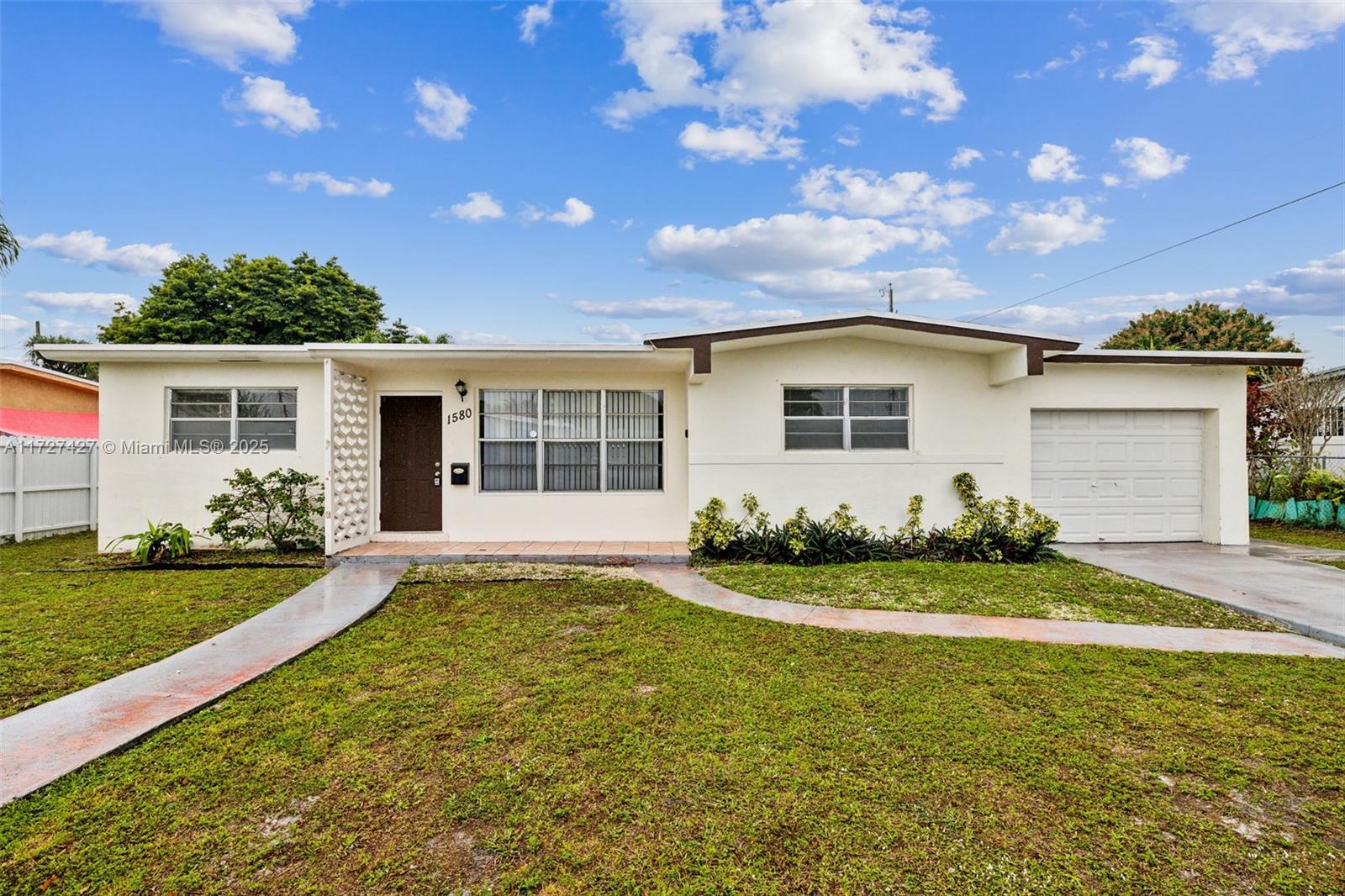 1580 W 55th Pl, Hialeah, Miami-Dade County, Florida - 3 Bedrooms  
2 Bathrooms - 