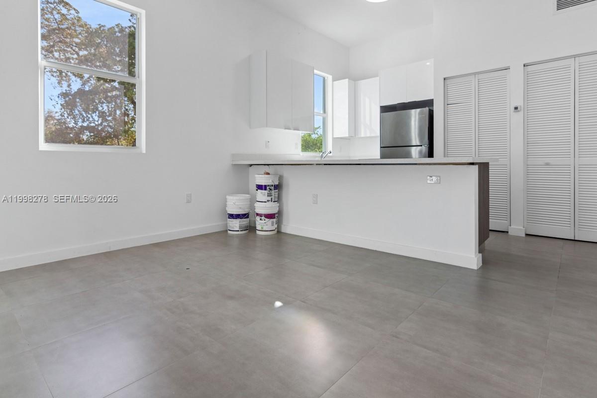 PARA VILLA HEIGHTS - Residential Lease