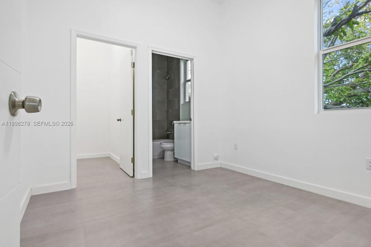 PARA VILLA HEIGHTS - Residential Lease