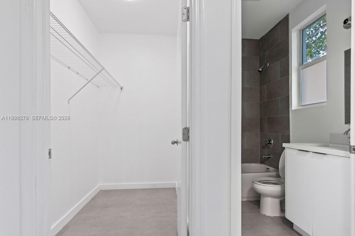 PARA VILLA HEIGHTS - Residential Lease