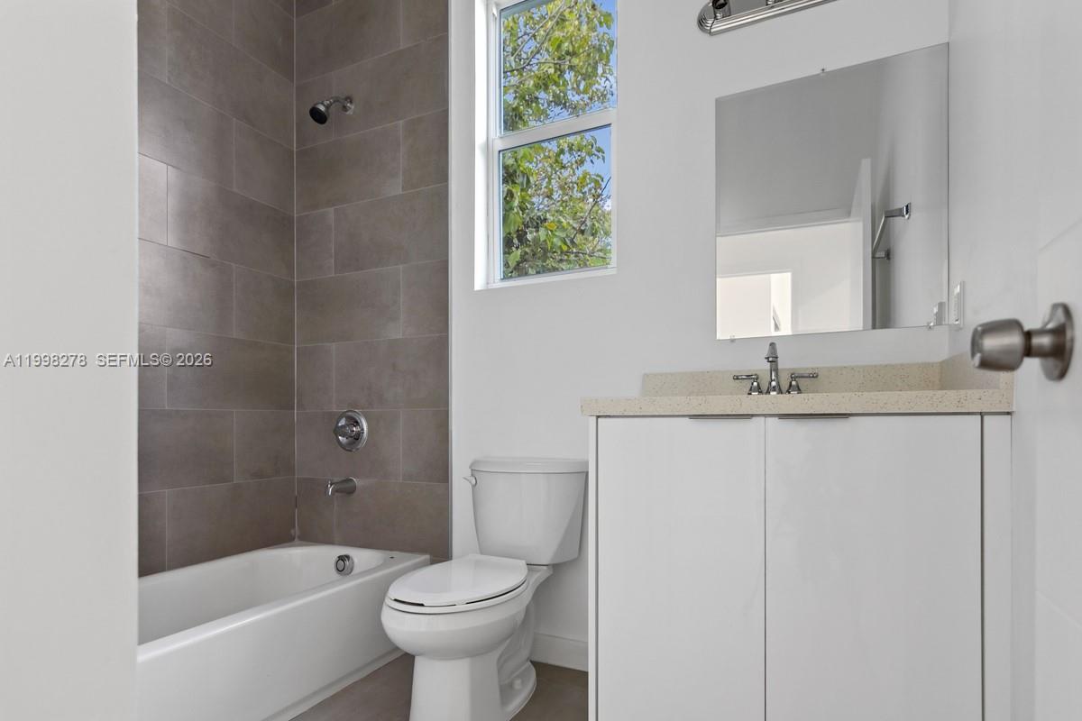 PARA VILLA HEIGHTS - Residential Lease