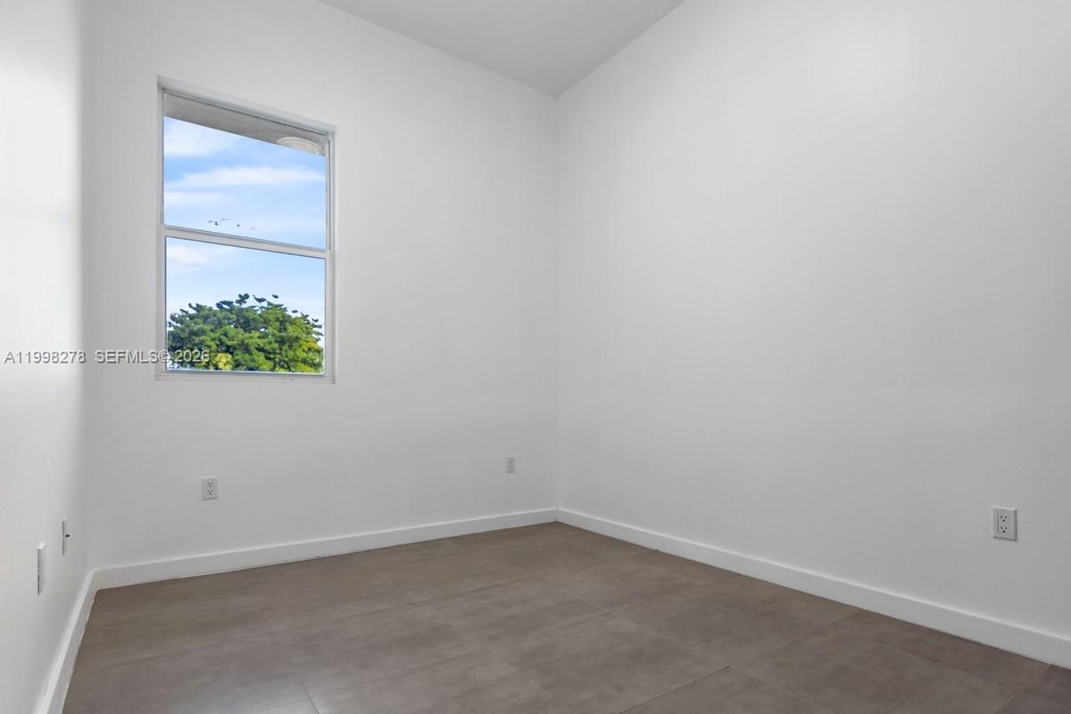 PARA VILLA HEIGHTS - Residential Lease