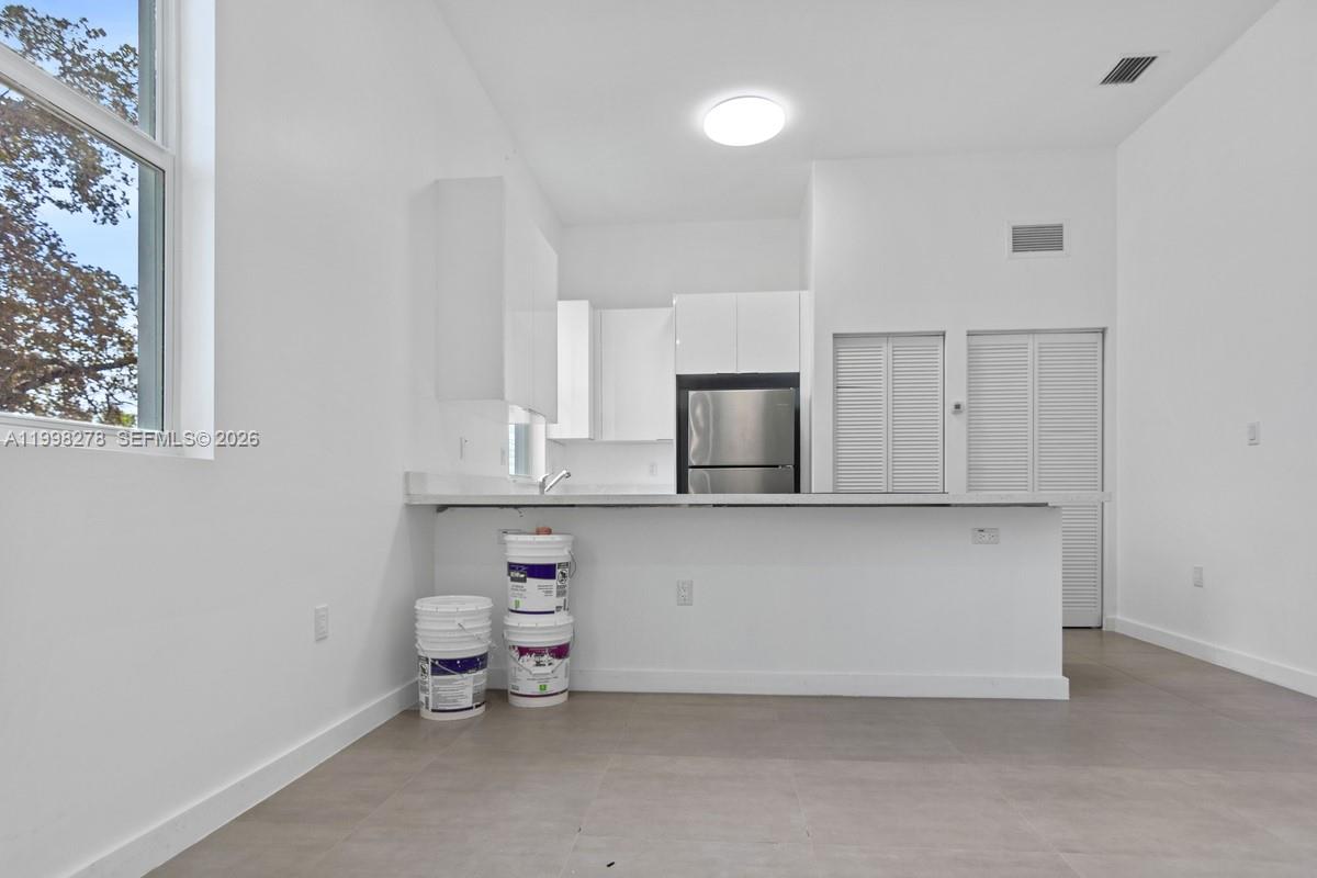 PARA VILLA HEIGHTS - Residential Lease