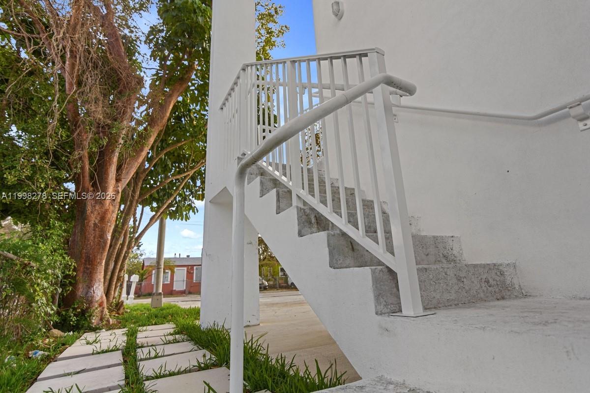 PARA VILLA HEIGHTS - Residential Lease