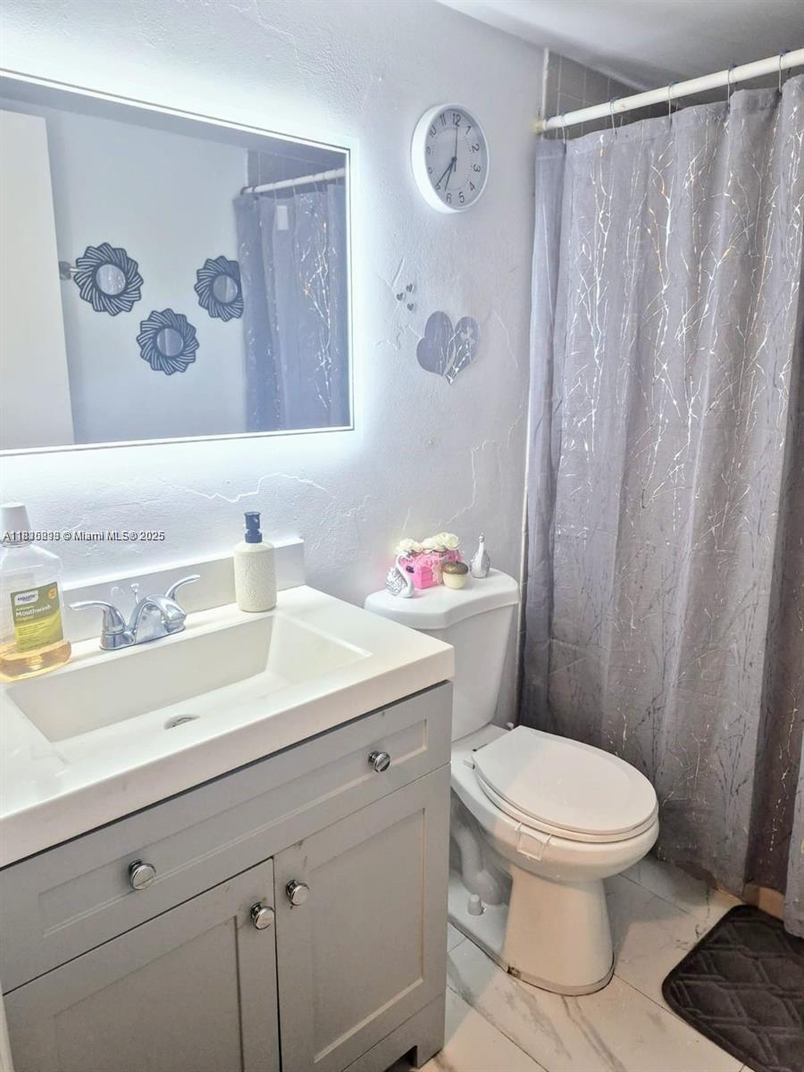 39 OF PALM SPRINGS 3 COND - Residential Lease