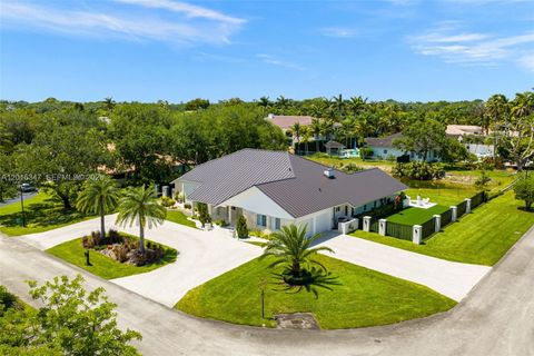 9201 SW 102nd St Miami FL 33176
