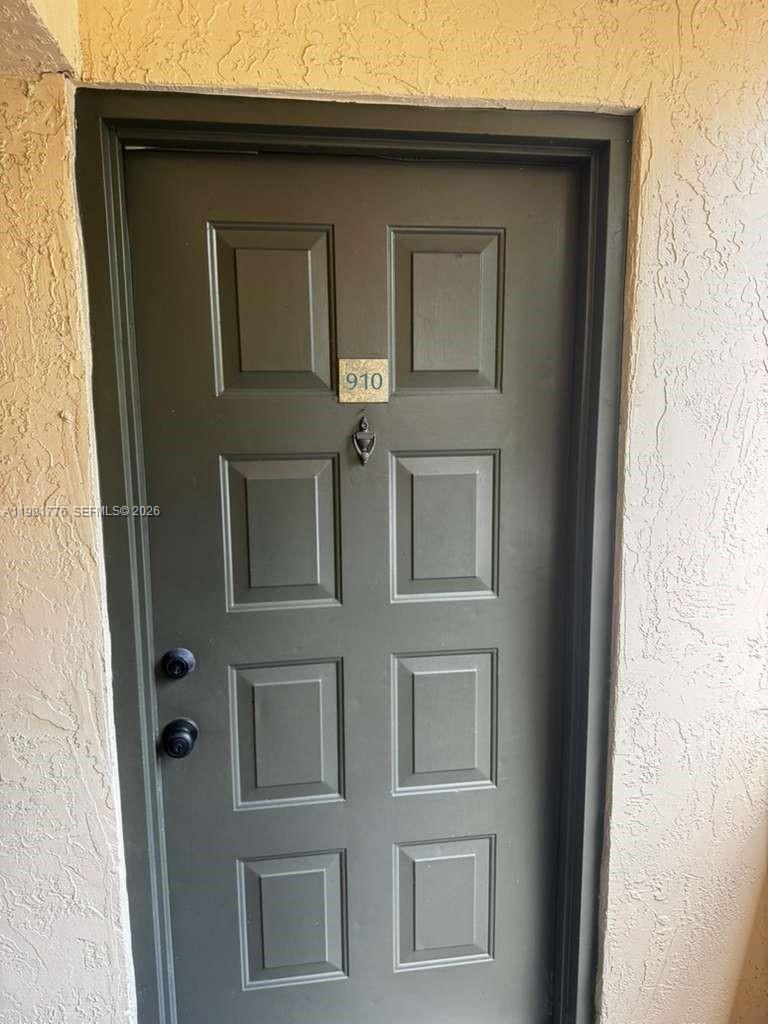 SUMMERBREEZE CONDO - Residential Lease