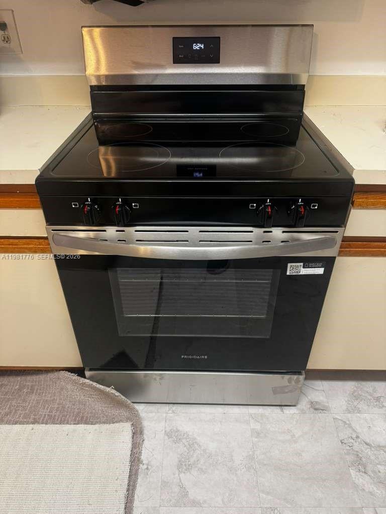 SUMMERBREEZE CONDO - Residential Lease