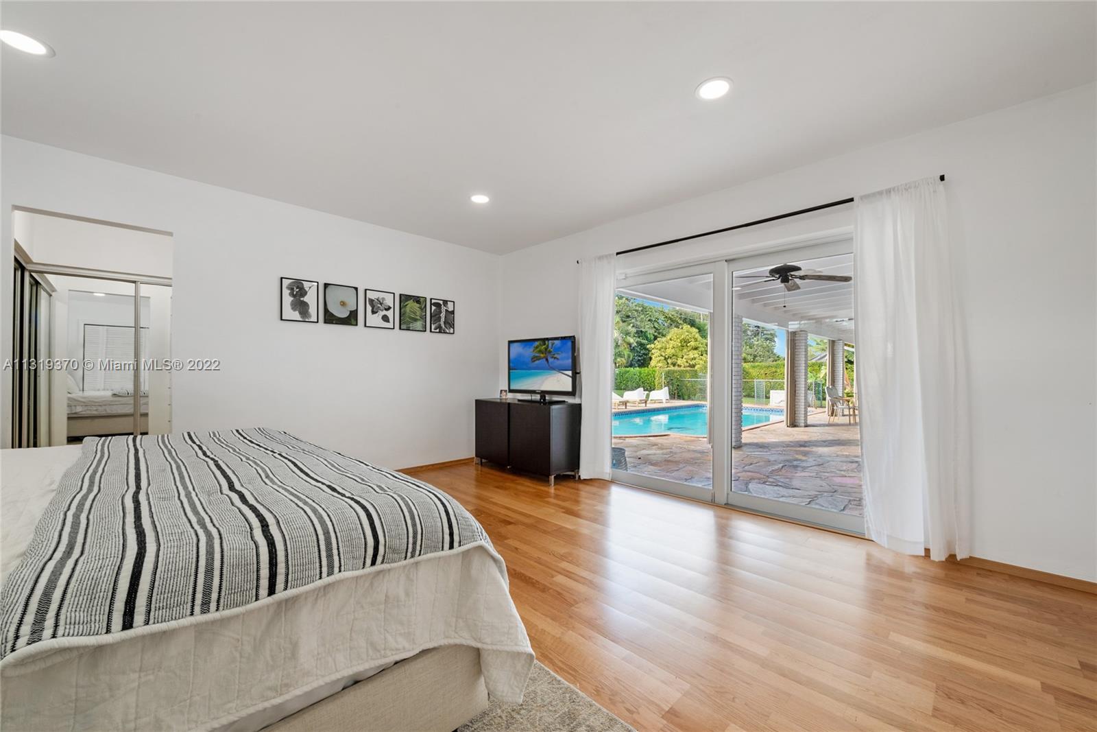 MOON GATE NO 2 - Residential