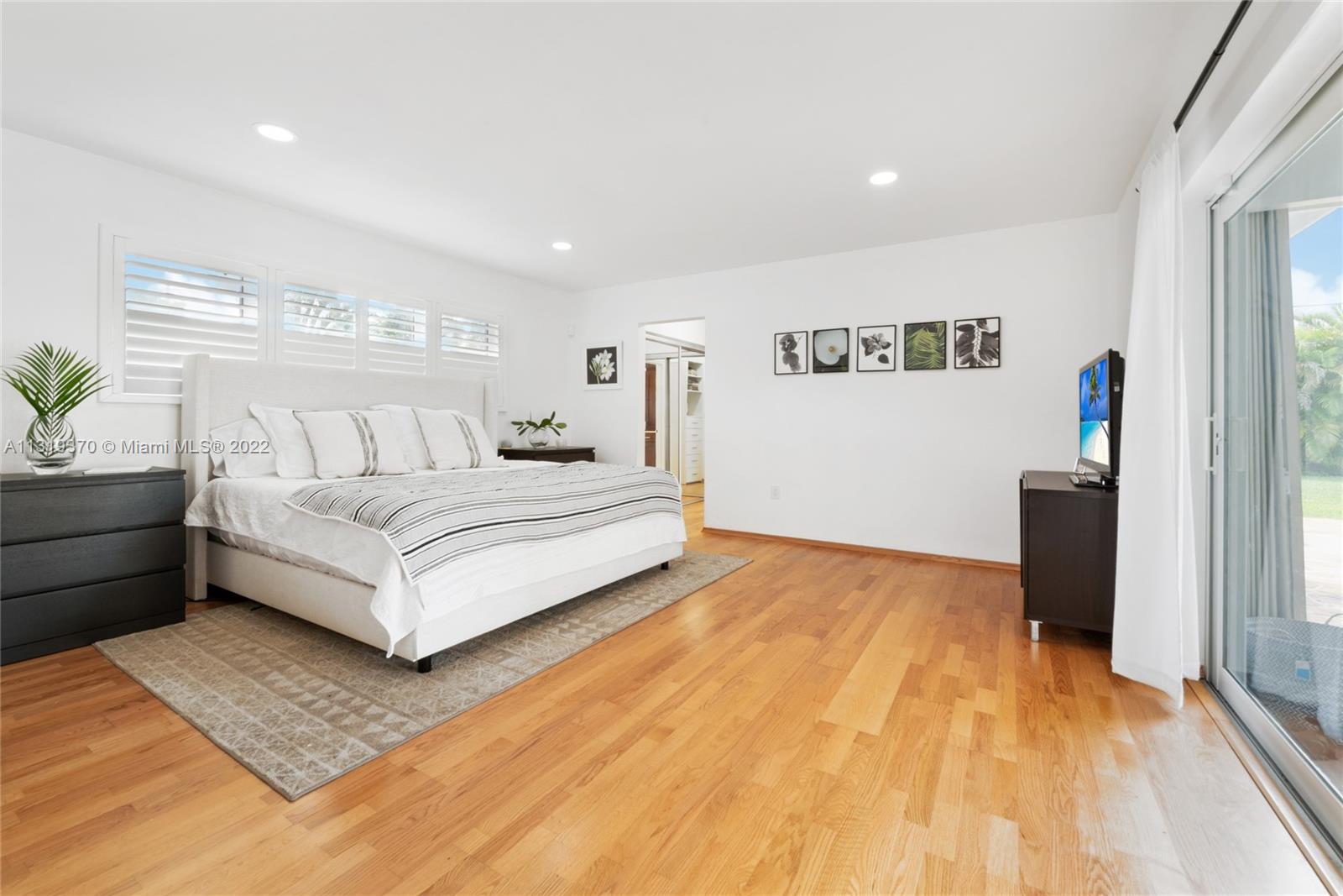 MOON GATE NO 2 - Residential