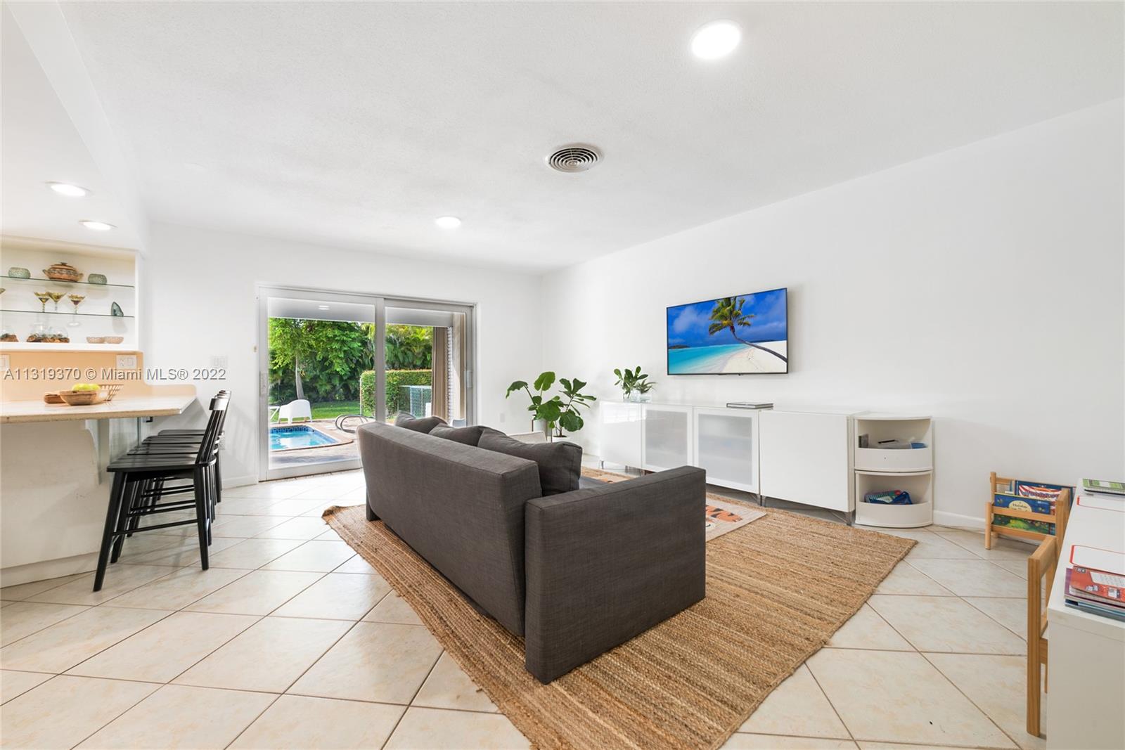 MOON GATE NO 2 - Residential