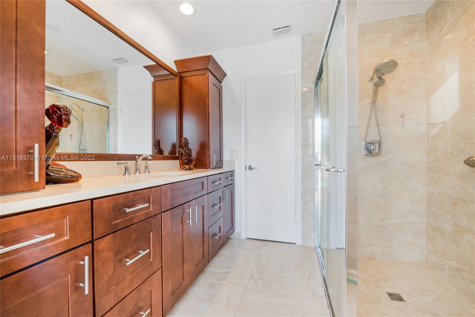 MOON GATE NO 2 - Residential