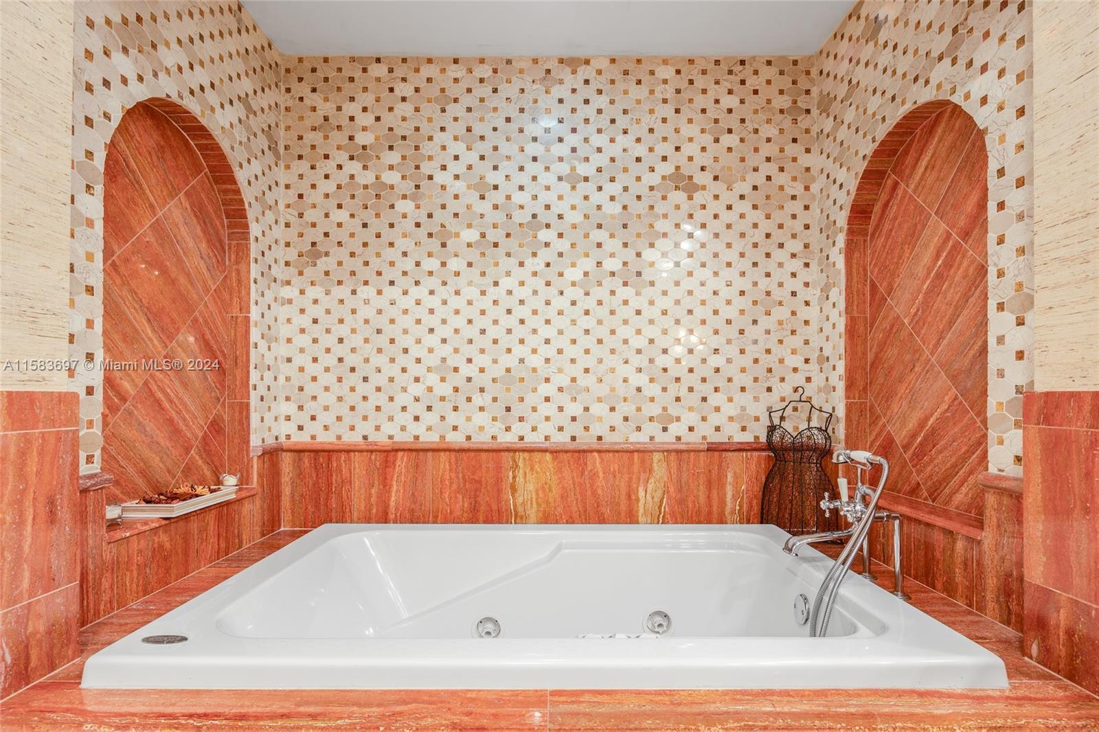 ACQUALINA OCEAN RESIDENCE - Residential