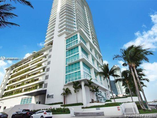 BREATHTAKING VIEWS OF MIAMI BEACH, THE ISLANDS AND THE PORT OF MIAMI FROM THIS SPECTACULAR, UNIQUE LOFT IN A BRAND NEW BUILDING OFFERING BAY FRONT INFINITY POOL, STEAM ROOM AND SAUNA, TOP OF THE LINE FITNESS CENTER, BILLIARD& SOCIAL ROOM. PERFECT LOCATION AND CLOSE TO PERFORMING ARTS AND MINUTES FROM MIAMI BEACH.