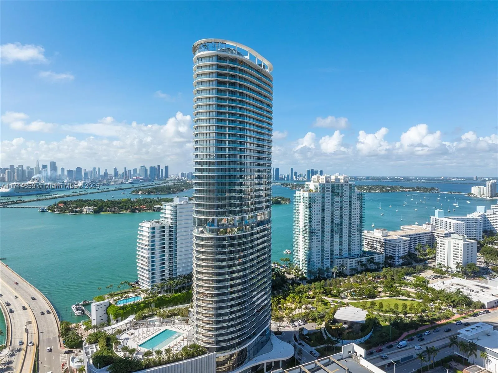 Miami Beach, Florida 33139, United States, 1 Bedroom Bedrooms, ,2 BathroomsBathrooms,Residential,Active,23913