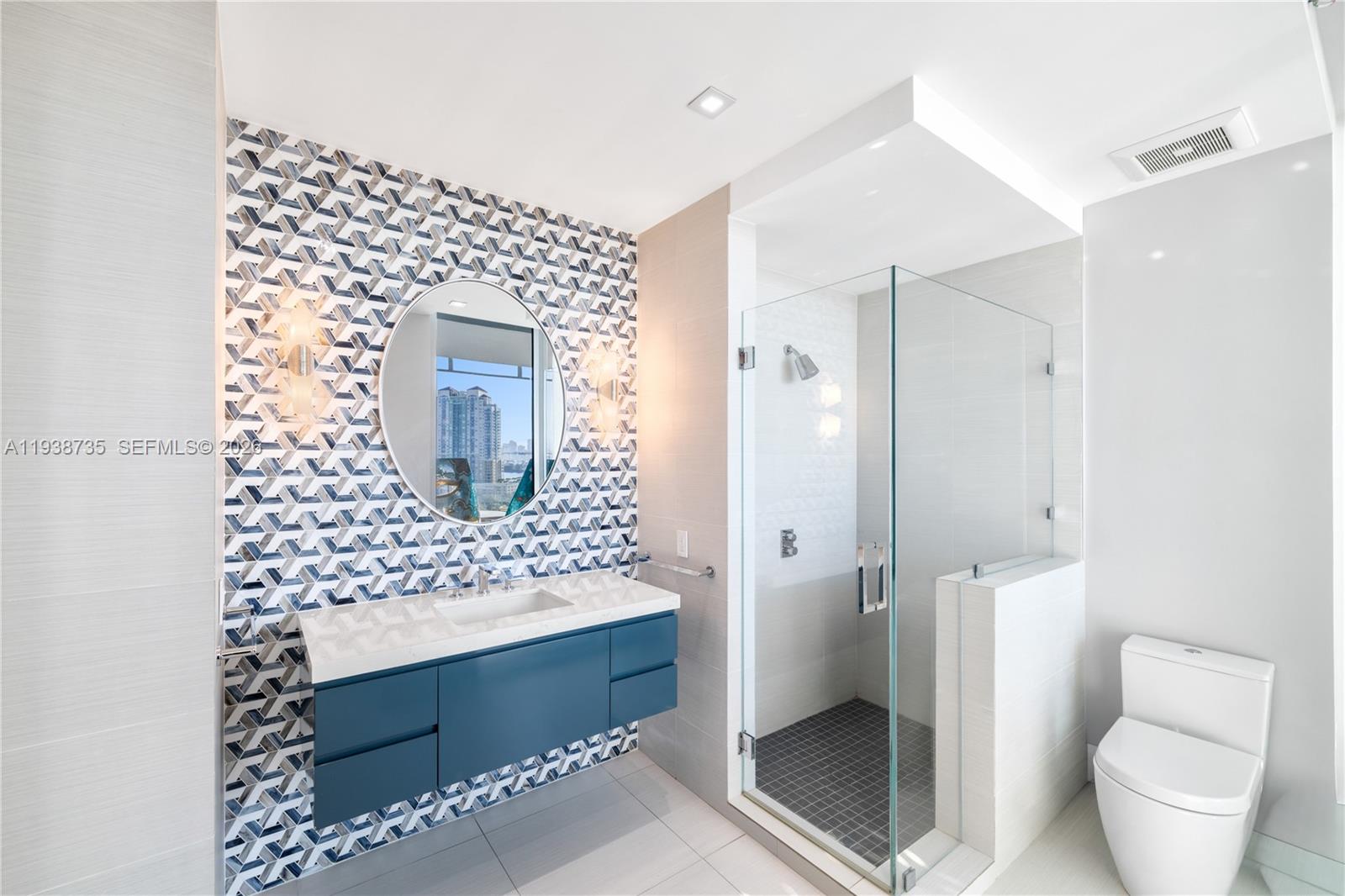 GLASS 120 CONDO - Residential