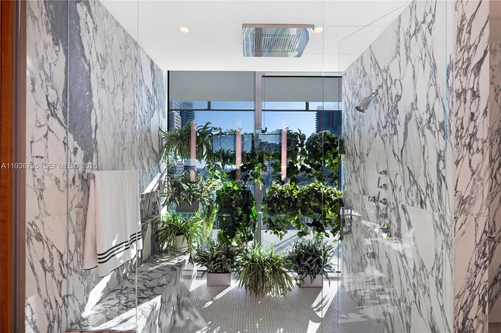 GLASS 120 CONDO - Residential