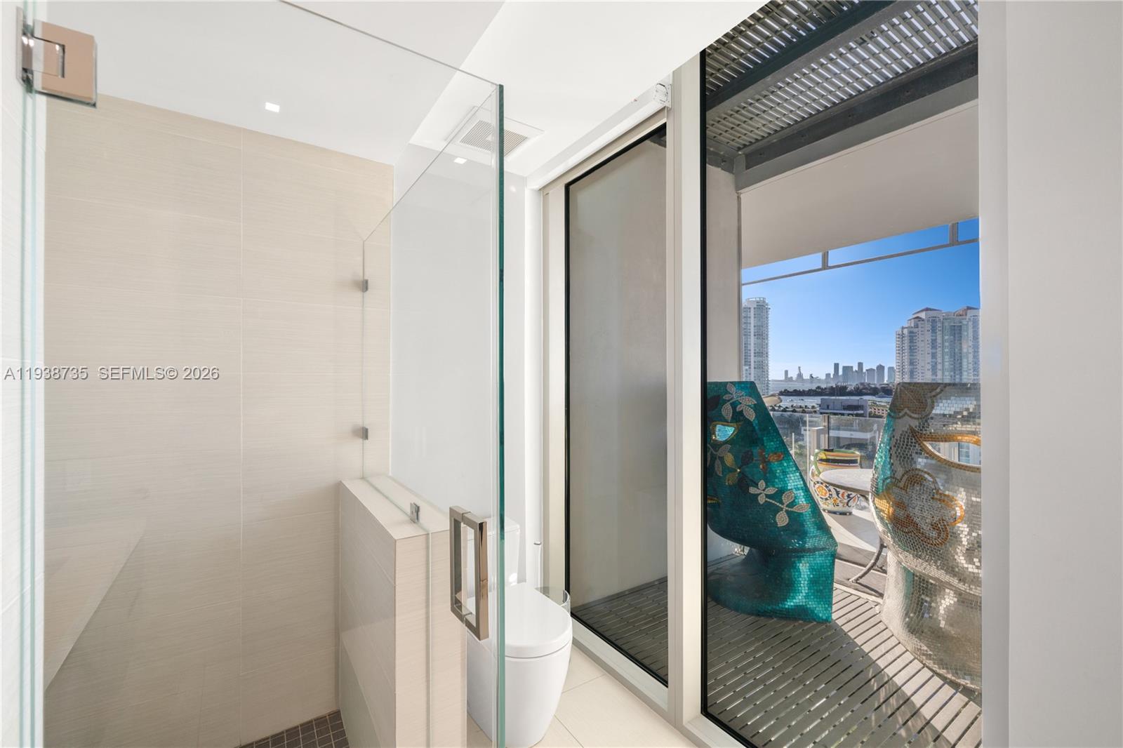 GLASS 120 CONDO - Residential