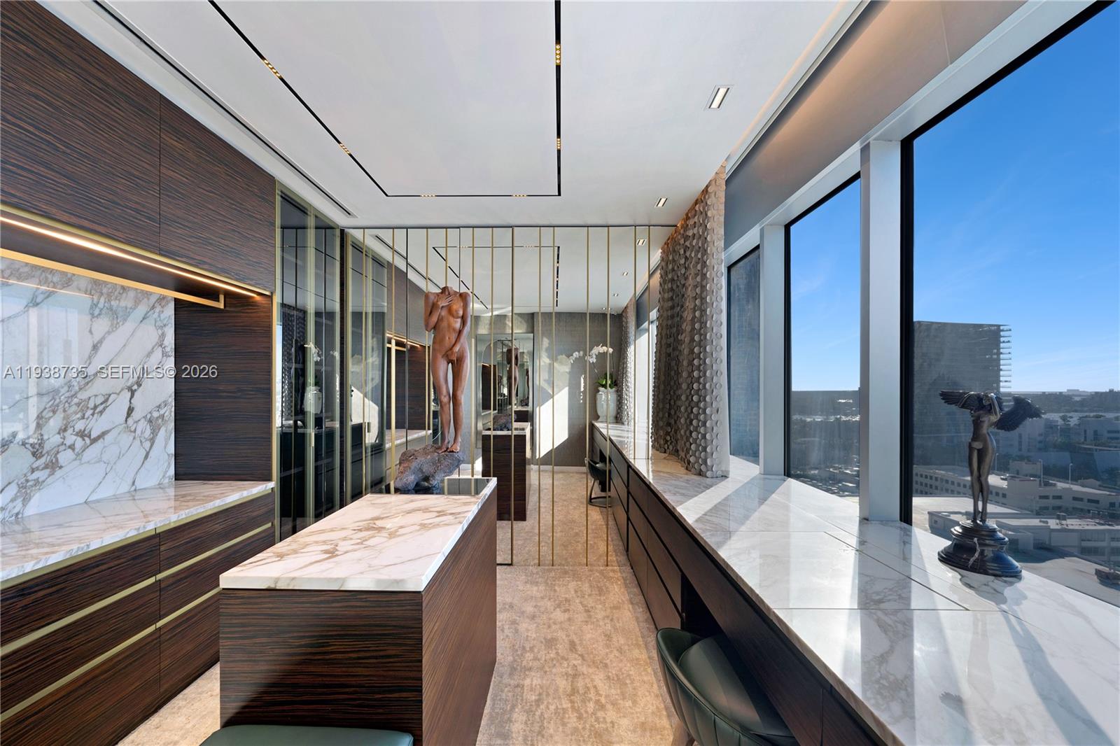 GLASS 120 CONDO - Residential