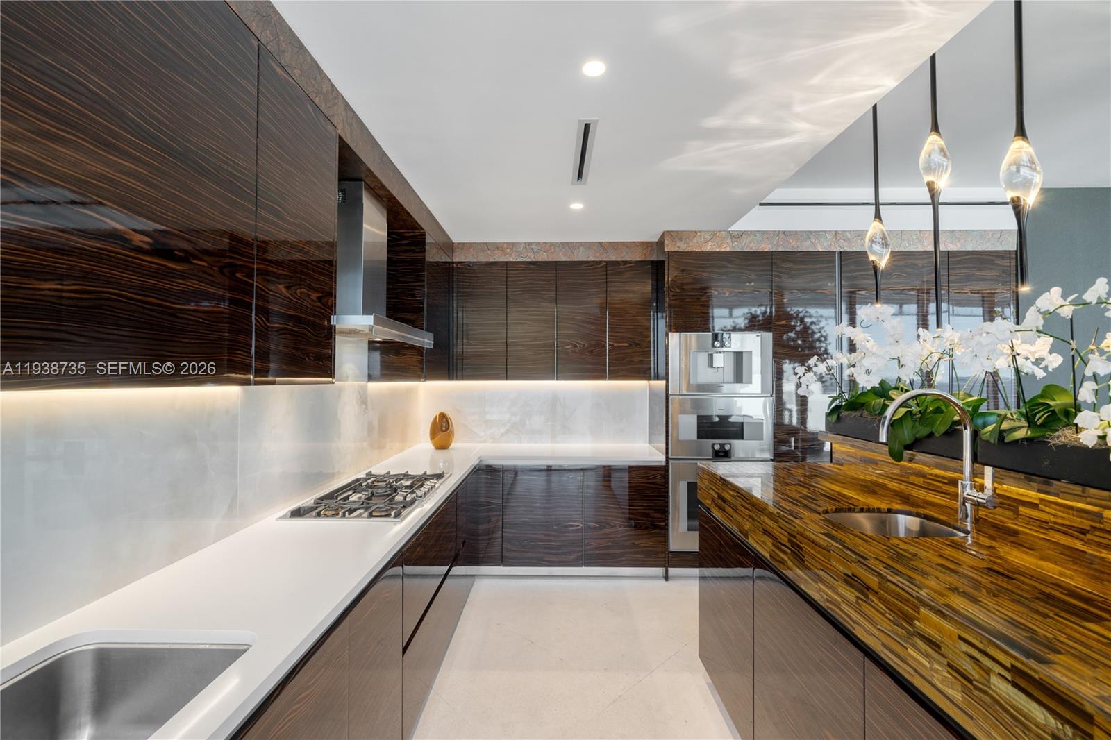 GLASS 120 CONDO - Residential