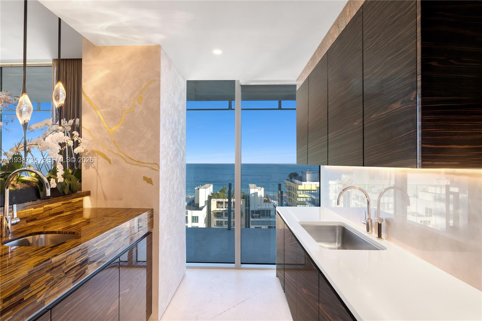 GLASS 120 CONDO - Residential