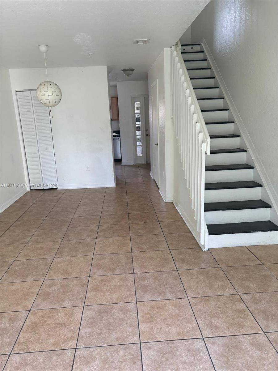 2050 NE 167th St 3-124