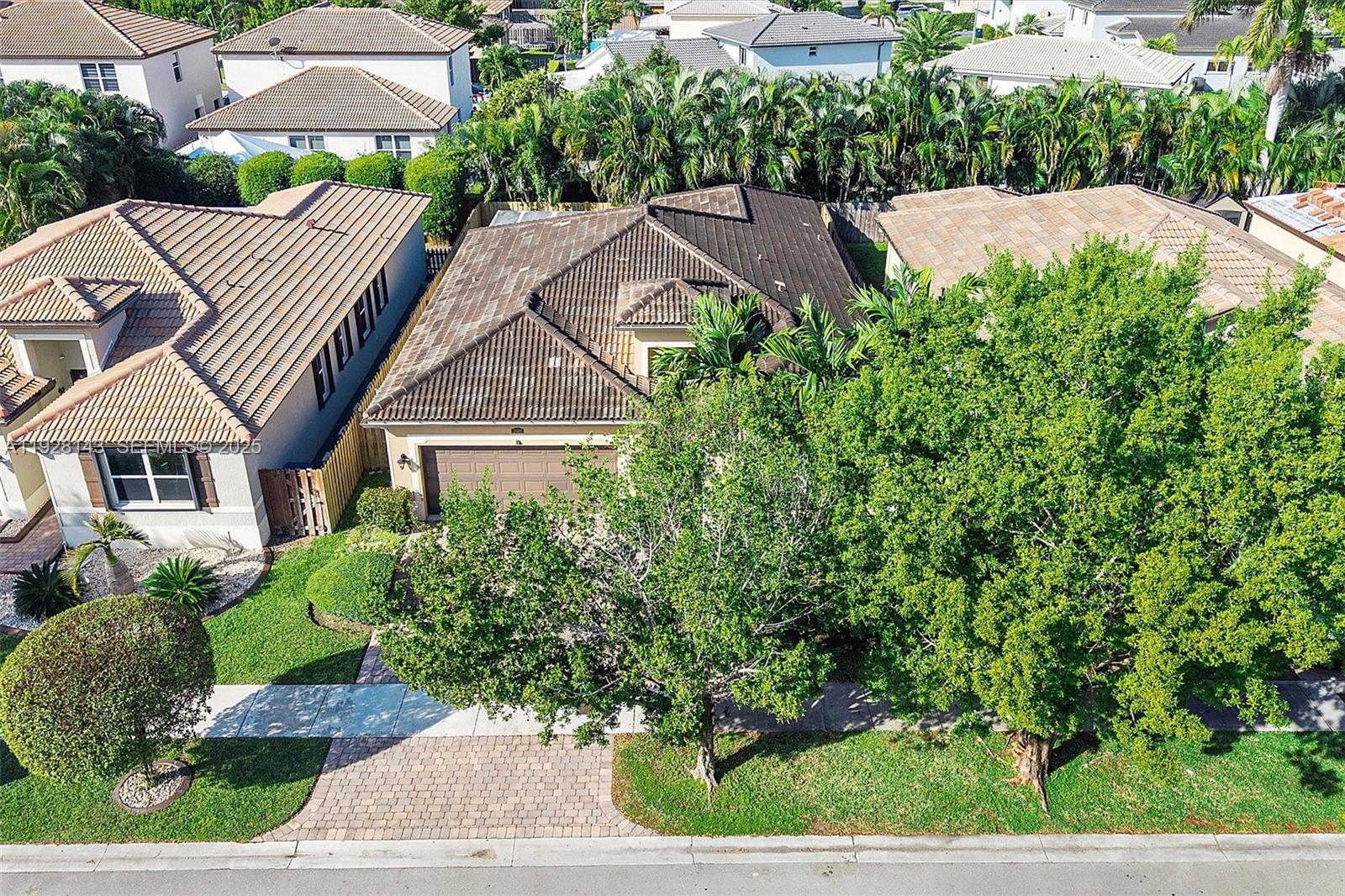 HEMINGWAY POINT - Residential