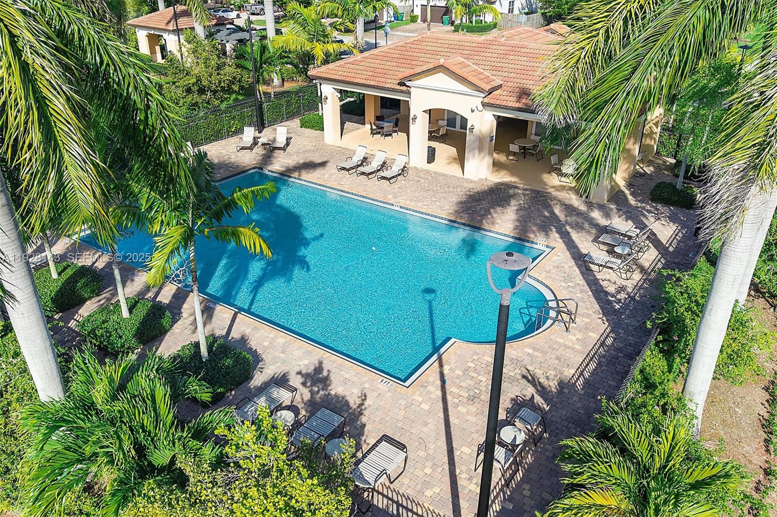 HEMINGWAY POINT - Residential