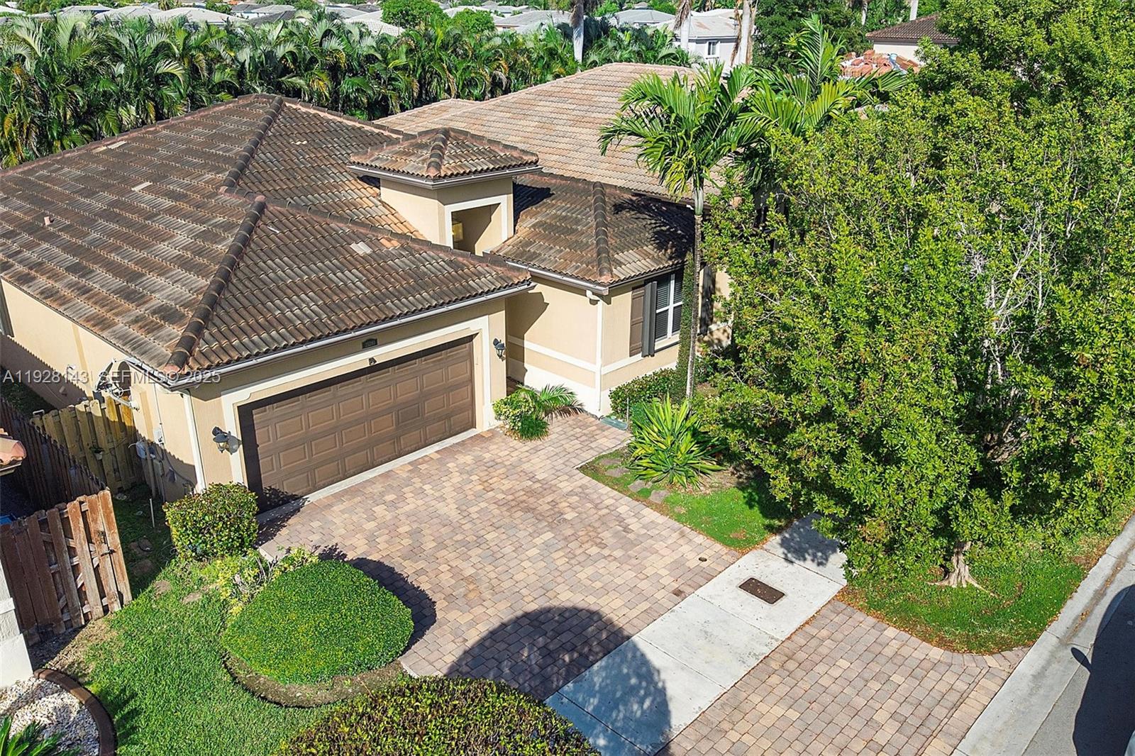 HEMINGWAY POINT - Residential