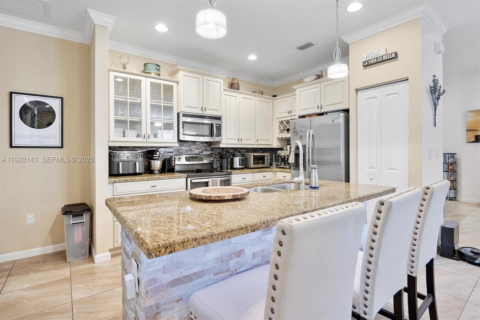 HEMINGWAY POINT - Residential